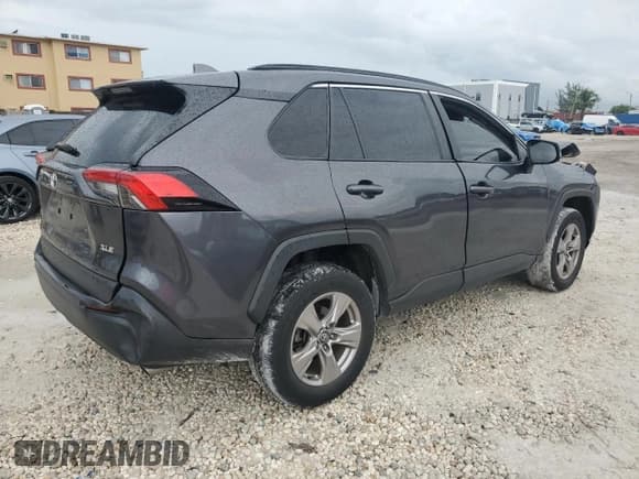 ✅ 2022 Toyota RAV4 XLE • VIN: 2T3W1RFV2NC186353 • Лот: 85899165. Опубликован ранее на Copart с пробегом 65 736 миль. Бесплатный доступ к архиву аукционных продаж из США и подробный отчёт об истории автомобиля на DreamBid. Изображение 3.