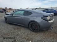✅ 2013 Hyundai Genesis Coupe Track • VIN: KMHHU6KJ1DU108735 • Lot: 90947115. Wystawiony na Copart z przebiegiem 75 164 mil. Bezpłatny archiwum sprzedaży aukcyjnych z USA i szczegółowy raport historii pojazdu na DreamBid. Zdjęcie 2.