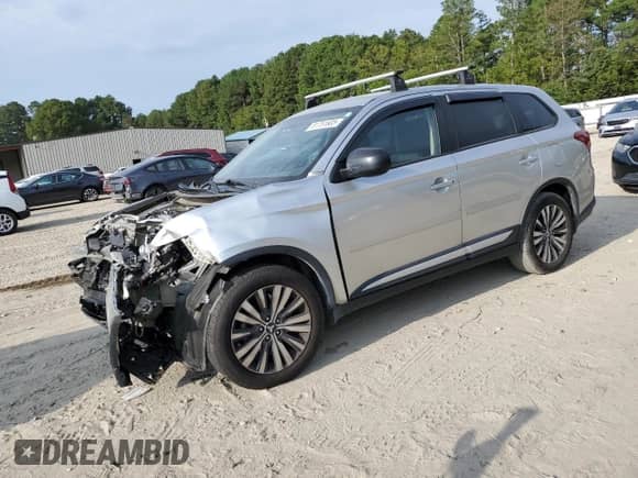 2020 Mitsubishi Outlander ES с VIN JA4AD2A35LZ032871, выставлен на аукционе Copart как лот 81751605 с пробегом 87 239 миль миль и Списание • Salvage title. История ставок и продаж доступна на DreamBid. Изображение 1.