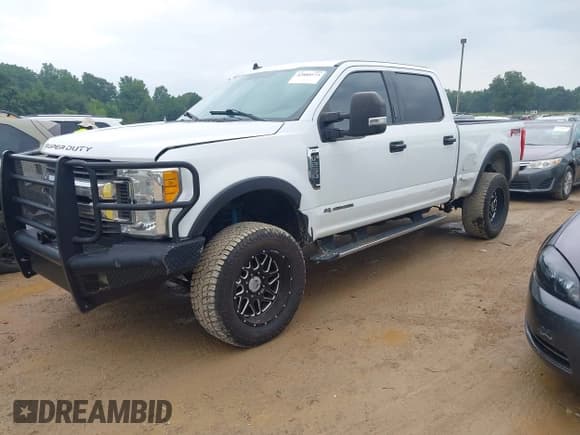 ✅ 2017 Ford F-250 Lariat • VIN: 1FT7W2BT6HEC76438 • Lot: 42880573. Wystawiony na IAAI z przebiegiem 179 424 mil. Bezpłatny archiwum sprzedaży aukcyjnych z USA i szczegółowy raport historii pojazdu na DreamBid. Zdjęcie 18.