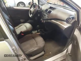 ✅ 2013 Chevrolet Spark LS • VIN: KL8CB6S95DC555626 • Лот: 43799198. Опубликован ранее на IAAI с пробегом 108 117 миль. Бесплатный доступ к архиву аукционных продаж из США и подробный отчёт об истории автомобиля на DreamBid. Изображение 5.