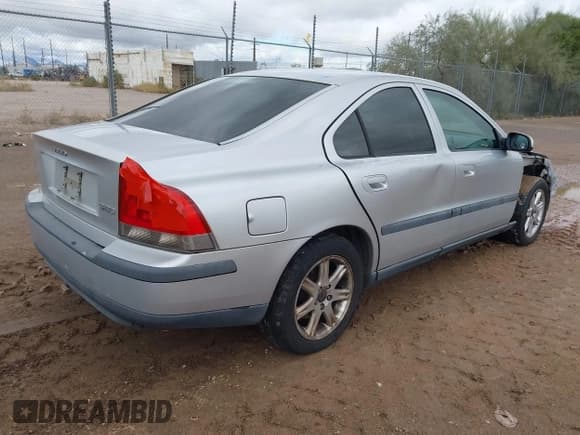 ✅ 2003 Volvo S60 2.4L • VIN: YV1RS61T032238947 • Lot: 43617816. Listed on IAAI with Not provided. Free auction sales archive from the USA and detailed vehicle history report at DreamBid. Image 4.