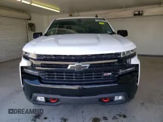 ✅ 2020 Chevrolet Silverado 1500 LT Trail Boss • VIN: 3GCPYFEL4LG352821 • Lot: 64894314. Wystawiony na Copart z przebiegiem 21 107 mil. Bezpłatny archiwum sprzedaży aukcyjnych z USA i szczegółowy raport historii pojazdu na DreamBid. Zdjęcie 5.