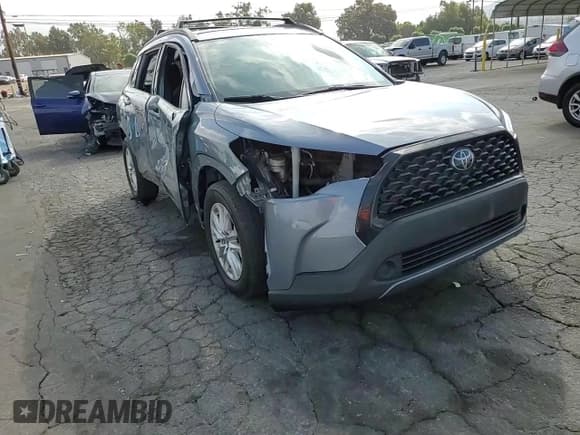 ✅ 2022 Toyota Corolla Cross LE • VIN: 7MUCAAAG0NV016026 • Lot: 72005785. Listed on Copart with 45,947 mi. Free auction sales archive from the USA and detailed vehicle history report at DreamBid. Image 14.