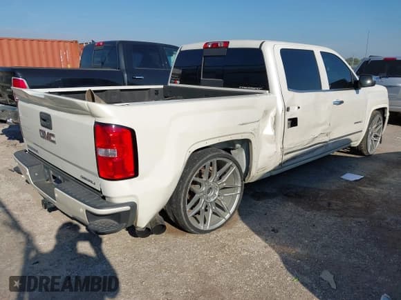 ✅ 2015 GMC Sierra 1500 Denali • VIN: 3GTU2WEC3FG441529 • Лот: 43305549. Опубликован ранее на IAAI с пробегом 86 757 миль. Бесплатный доступ к архиву аукционных продаж из США и подробный отчёт об истории автомобиля на DreamBid. Изображение 4.