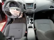 ✅ 2018 Chevrolet Cruze LT • VIN: 3G1BE6SM6JS599535 • Lot: 90407425. Wystawiony na Copart z przebiegiem 36 051 mil. Bezpłatny archiwum sprzedaży aukcyjnych z USA i szczegółowy raport historii pojazdu na DreamBid. Zdjęcie 8.