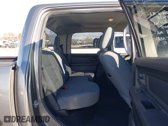 ✅ 2013 Ram 1500 Express • VIN: 1C6RR7KT0DS582065 • Lot: 43636507. Listed on IAAI with 189,061 mi. Free auction sales archive from the USA and detailed vehicle history report at DreamBid. Image 8.