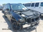 ✅ 2025 Mazda CX-90 Premium Sport • VIN: JM3KKCHD5S1198770 • Lot: 42725812. Wystawiony na IAAI z przebiegiem 20 968 mil. Bezpłatny archiwum sprzedaży aukcyjnych z USA i szczegółowy raport historii pojazdu na DreamBid. Zdjęcie 6.