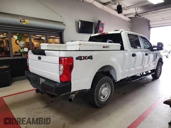 ✅ 2020 Ford F-250 XL • VIN: 1FT7W2B6XLEC90491 • Lot: 42005884. Listed on IAAI with 109,521 mi. Free auction sales archive from the USA and detailed vehicle history report at DreamBid. Image 1.