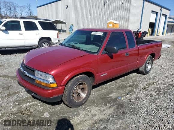 ✅ 2002 Chevrolet S-10 LS • VIN: 1GCCS19W528136777 • Лот: 44953165. Опубликован ранее на Copart с пробегом 128 106 миль. Бесплатный доступ к архиву аукционных продаж из США и подробный отчёт об истории автомобиля на DreamBid. Изображение 1.