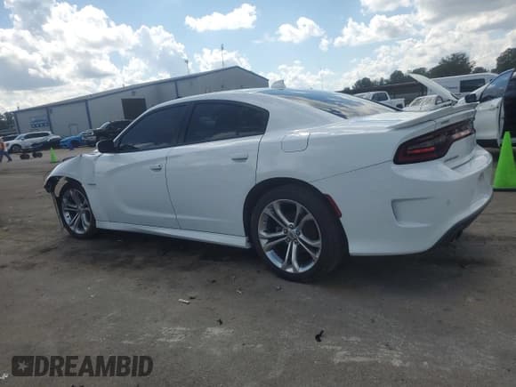✅ 2022 Dodge Charger R/T • VIN: 2C3CDXCT1NH172447 • Lot: 85591935. Listed on Copart with 82,833 mi. Free auction sales archive from the USA and detailed vehicle history report at DreamBid. Image 2.