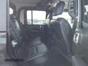 ✅ 2023 Jeep Gladiator Overland • VIN: 1C6HJTFG1PL553343 • Lot: 41349518. Wystawiony na IAAI z przebiegiem 19 556 mil. Bezpłatny archiwum sprzedaży aukcyjnych z USA i szczegółowy raport historii pojazdu na DreamBid. Zdjęcie 8.