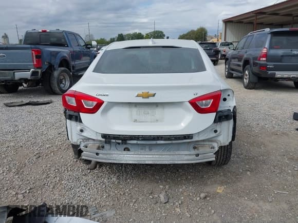 ✅ 2017 Chevrolet Cruze LT • VIN: 1G1BE5SM1H7210674 • Lot: 43377485. Listed on IAAI with 111,887 mi. Free auction sales archive from the USA and detailed vehicle history report at DreamBid. Image 17.