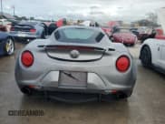 ✅ 2017 Alfa Romeo 4C • VIN: ZARBAAA46HM245019 • Lot: 74888124. Wystawiony na Copart z przebiegiem Nie podano. Bezpłatny archiwum sprzedaży aukcyjnych z USA i szczegółowy raport historii pojazdu na DreamBid. Zdjęcie 6.