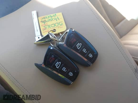 ✅ 2016 Hyundai Azera Limited • VIN: KMHFH4JG4GA508154 • Lot: 41585151. Wystawiony na IAAI z przebiegiem 83 186 mil mil. Skorzystaj z bezpłatnego archiwum sprzedaży aukcyjnych z USA i zobacz szczegółowy raport historii pojazdu na DreamBid. Zdjęcie 11.