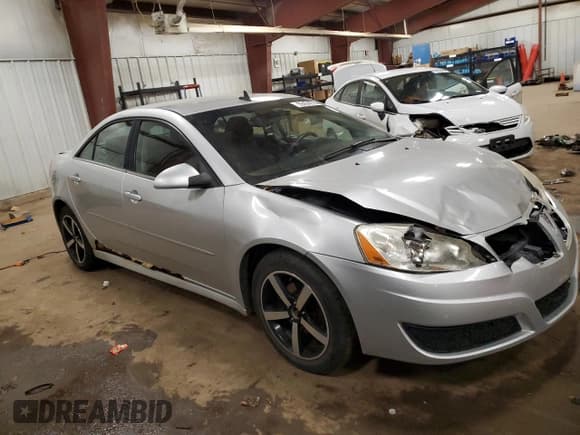 ✅ 2010 Pontiac G6 1SB • VIN: 1G2ZA5E06A4161820 • Lot: 92454275. Wystawiony na Copart z przebiegiem 150 835 mil. Bezpłatny archiwum sprzedaży aukcyjnych z USA i szczegółowy raport historii pojazdu na DreamBid. Zdjęcie 4.