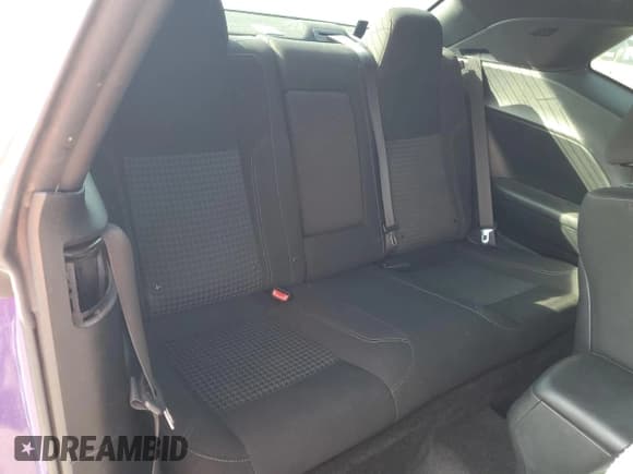 ✅ 2018 Dodge Challenger SXT Plus • VIN: 2C3CDZAG0JH318090 • Lot: 64545194. Wystawiony na Copart z przebiegiem 82 047 mil. Bezpłatny archiwum sprzedaży aukcyjnych z USA i szczegółowy raport historii pojazdu na DreamBid. Zdjęcie 10.