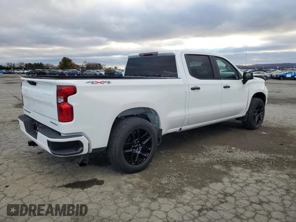 ✅ 2022 Chevrolet Silverado 1500 Custom • VIN: 3GCPDBEK0NG661734 • Lot: 92469555. Wystawiony na Copart z przebiegiem 32 093 mil. Bezpłatny archiwum sprzedaży aukcyjnych z USA i szczegółowy raport historii pojazdu na DreamBid. Zdjęcie 3.
