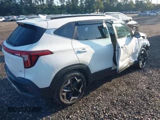 ✅ 2025 Kia Seltos EX • VIN: KNDERCAA3S7682435 • Lot: 43145704. Wystawiony na IAAI z przebiegiem 31 571 mil. Bezpłatny archiwum sprzedaży aukcyjnych z USA i szczegółowy raport historii pojazdu na DreamBid. Zdjęcie 4.