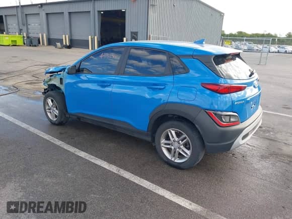 2022 Hyundai Kona SE z VIN KM8K2CAB0NU805948, wystawiony jako IAAI lot #43324147 z przebiegiem 44 085 mil mil oraz . Historia ofert i sprzedaży dostępna na DreamBid. Obrazek 3.