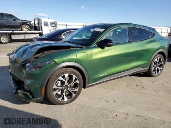 ✅ 2024 Ford Mustang Mach-E Select • VIN: 3FMTK1R43RMA19585 • Лот: 84521425. Опубликован ранее на Copart с пробегом 8 506 миль. Бесплатный доступ к архиву аукционных продаж из США и подробный отчёт об истории автомобиля на DreamBid. Изображение 1.