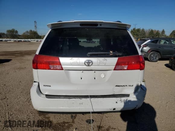 ✅ 2004 Toyota Sienna XLE • VIN: 5TDZA22C94S180329 • Lot: 89892895. Wystawiony na Copart z przebiegiem 270 657 mil. Bezpłatny archiwum sprzedaży aukcyjnych z USA i szczegółowy raport historii pojazdu na DreamBid. Zdjęcie 6.