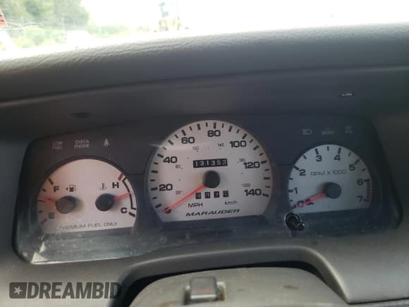 ✅ 2003 Mercury Marauder • VIN: 2MEHM75V13X612409 • Lot: 68095924. Wystawiony na Copart z przebiegiem 131 353 mil. Bezpłatny archiwum sprzedaży aukcyjnych z USA i szczegółowy raport historii pojazdu na DreamBid. Zdjęcie 9.