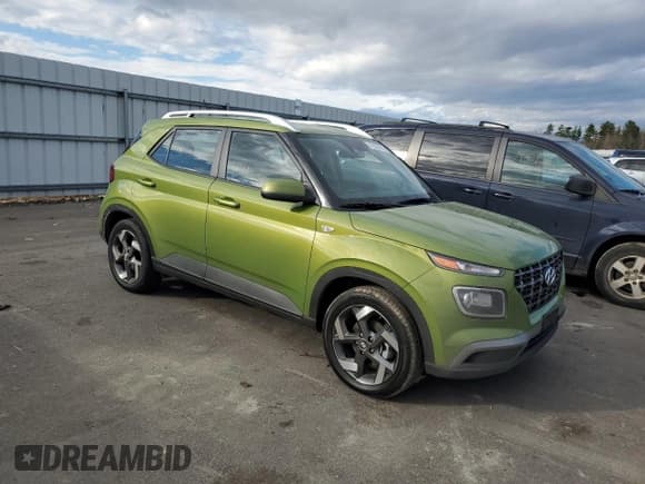 ✅ 2024 Hyundai Venue SEL • VIN: KMHRC8A38RU330699 • Lot: 79525414. Listed on Copart with 272 mi. Free auction sales archive from the USA and detailed vehicle history report at DreamBid. Image 4.