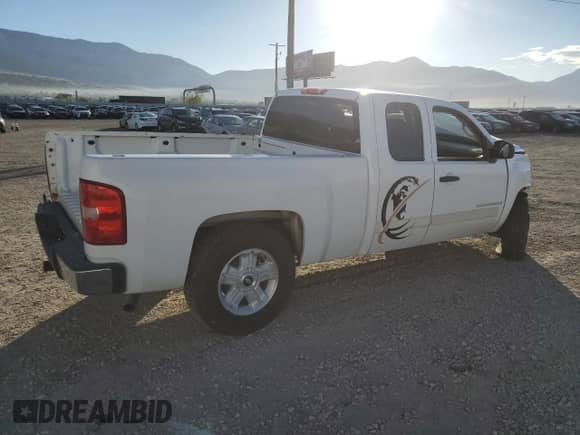 2008 Chevrolet Silverado 1500 2LT z VIN 2GCEK19J881288271, wystawiony jako Copart lot #84419245 z przebiegiem Nie podano mil oraz Szkoda całkowita • Salvage title. Historia ofert i sprzedaży dostępna na DreamBid. Obrazek 3.