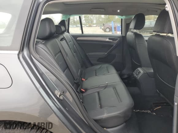 ✅ 2016 Volkswagen Golf TSI S • VIN: 3VWC17AU4GM517164 • Lot: 90502555. Wystawiony na Copart z przebiegiem 107 636 mil. Bezpłatny archiwum sprzedaży aukcyjnych z USA i szczegółowy raport historii pojazdu na DreamBid. Zdjęcie 10.