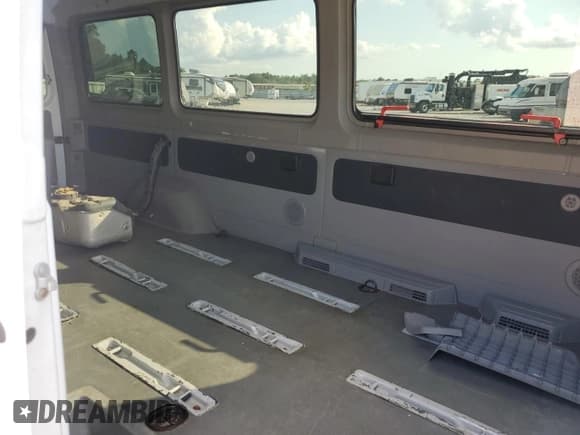 ✅ 2013 Freightliner Sprinter • VIN: WCDPE8CC8D5781558 • Лот: 70783075. Опубликован ранее на Copart с пробегом 174 050 миль. Бесплатный доступ к архиву аукционных продаж из США и подробный отчёт об истории автомобиля на DreamBid. Изображение 11.