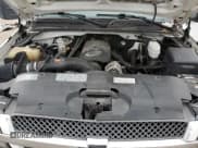 ✅ 2003 Chevrolet Silverado 2500HD LS • VIN: 1GCHC29U03E371453 • Lot: 85531544. Wystawiony na Copart z przebiegiem 149 837 mil. Bezpłatny archiwum sprzedaży aukcyjnych z USA i szczegółowy raport historii pojazdu na DreamBid. Zdjęcie 13.