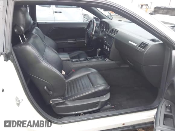 ✅ 2009 Dodge Challenger R/T • VIN: 2B3LJ54T39H572394 • Lot: 43354529. Wystawiony na IAAI z przebiegiem 152 919 mil. Bezpłatny archiwum sprzedaży aukcyjnych z USA i szczegółowy raport historii pojazdu na DreamBid. Zdjęcie 5.