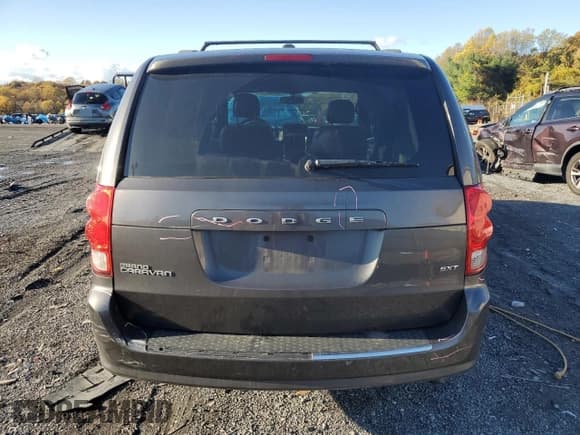 ✅ 2015 Dodge Grand Caravan SXT • VIN: 2C4RDGCG6FR671023 • Lot: 90363565. Wystawiony na Copart z przebiegiem 146 815 mil. Bezpłatny archiwum sprzedaży aukcyjnych z USA i szczegółowy raport historii pojazdu na DreamBid. Zdjęcie 6.
