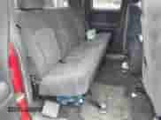 ✅ 2000 Chevrolet Silverado 2500 LS • VIN: 1GCGK29U3YE159782 • Lot: 42568821. Wystawiony na IAAI z przebiegiem 172 387 mil. Bezpłatny archiwum sprzedaży aukcyjnych z USA i szczegółowy raport historii pojazdu na DreamBid. Zdjęcie 8.