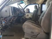 ✅ 2006 Chevrolet Silverado 2500HD LT2 • VIN: 1GCHK23U06F156181 • Lot: 61015095. Wystawiony na Copart z przebiegiem Nie podano. Bezpłatny archiwum sprzedaży aukcyjnych z USA i szczegółowy raport historii pojazdu na DreamBid. Zdjęcie 7.