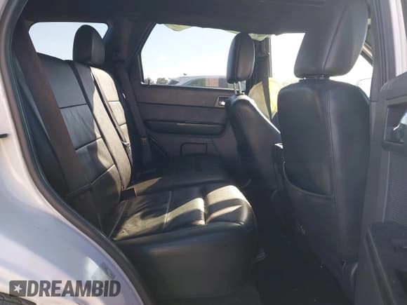 ✅ 2012 Ford Escape Limited • VIN: 1FMCU0E77CKB02522 • Lot: 43597445. Wystawiony na IAAI z przebiegiem 177 057 mil. Bezpłatny archiwum sprzedaży aukcyjnych z USA i szczegółowy raport historii pojazdu na DreamBid. Zdjęcie 8.