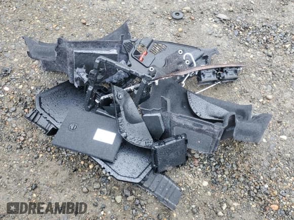 ✅ 2014 BMW 4 Series 435i • VIN: WBA3T3C54EJ876758 • Лот: 61328515. Опубликован ранее на Copart с пробегом Не указан. Бесплатный доступ к архиву аукционных продаж из США и подробный отчёт об истории автомобиля на DreamBid. Изображение 12.