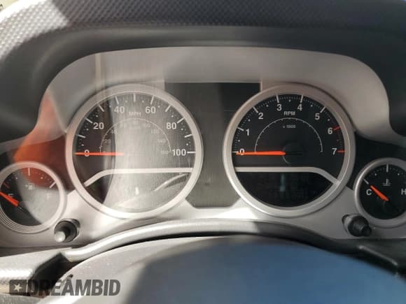 ✅ 2010 Jeep Wrangler Unlimited Sahara • VIN: 1J4BA5H12AL104094 • Лот: 86436295. Опубликован ранее на Copart с пробегом Не указан. Бесплатный доступ к архиву аукционных продаж из США и подробный отчёт об истории автомобиля на DreamBid. Изображение 9.