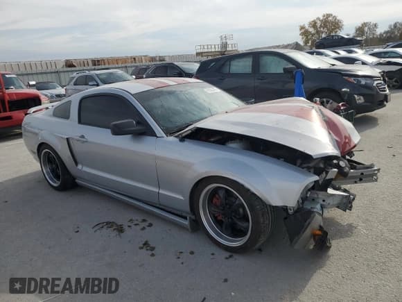 ✅ 2006 Ford Mustang GT Deluxe • VIN: 1ZVHT82H365203176 • Lot: 91623475. Listed on Copart with 122,497 mi. Free auction sales archive from the USA and detailed vehicle history report at DreamBid. Image 4.