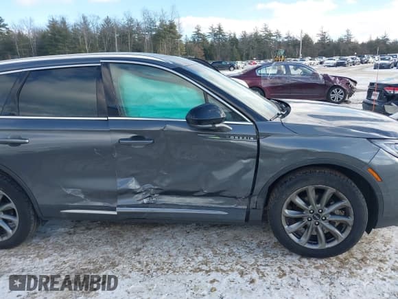 ✅ 2022 Lincoln Corsair Standard • VIN: 5LMCJ1D97NUL16237 • Lot: 41276226. Wystawiony na IAAI z przebiegiem 24 431 mil. Bezpłatny archiwum sprzedaży aukcyjnych z USA i szczegółowy raport historii pojazdu na DreamBid. Zdjęcie 17.