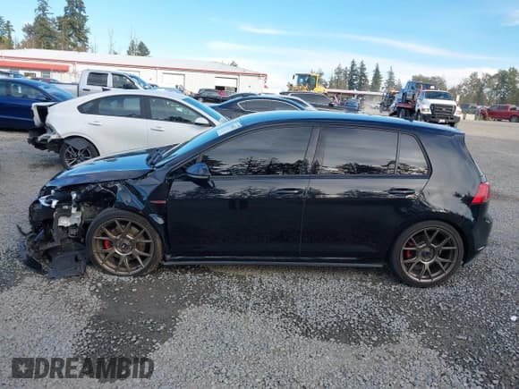 ✅ 2017 Volkswagen Golf GTI S • VIN: 3VW4T7AU1HM052746 • Lot: 43468523. Wystawiony na IAAI z przebiegiem 119 962 mil. Bezpłatny archiwum sprzedaży aukcyjnych z USA i szczegółowy raport historii pojazdu na DreamBid. Zdjęcie 14.