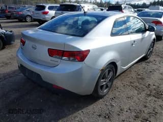 ✅ 2010 Kia Forte EX • VIN: KNAFU6A26A5181057 • Лот: 43765945. Опубликован ранее на IAAI с пробегом 134 079 миль. Бесплатный доступ к архиву аукционных продаж из США и подробный отчёт об истории автомобиля на DreamBid. Изображение 4.