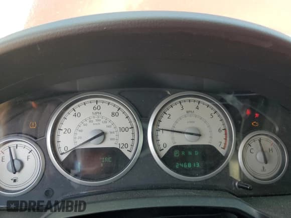 ✅ 2010 Chrysler Town & Country Touring Plus • VIN: 2A4RR8DX0AR321024 • Lot: 84940225. Wystawiony na Copart z przebiegiem 246 813 mil. Bezpłatny archiwum sprzedaży aukcyjnych z USA i szczegółowy raport historii pojazdu na DreamBid. Zdjęcie 9.