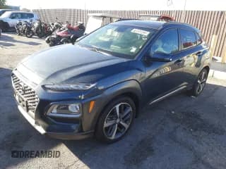 ✅ 2019 Hyundai Kona Limited • VIN: KM8K3CA57KU223428 • Лот: 70858833. Опубликован ранее на Copart с пробегом Не указан. Бесплатный доступ к архиву аукционных продаж из США и подробный отчёт об истории автомобиля на DreamBid. Изображение 1.