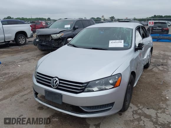 ✅ 2013 Volkswagen Passat S • VIN: 1VWAP7A3XDC061150 • Lot: 42422298. Listed on IAAI with 198,935 mi. Free auction sales archive from the USA and detailed vehicle history report at DreamBid. Image 17.