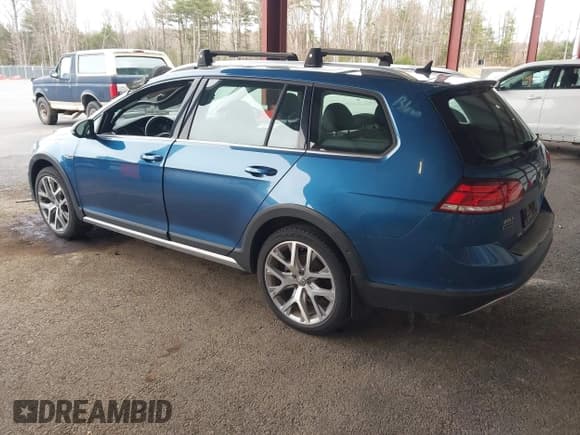 ✅ 2019 Volkswagen Golf S • VIN: 3VWH17AU4KM516840 • Lot: 41978817. Wystawiony na IAAI z przebiegiem 102 612 mil. Bezpłatny archiwum sprzedaży aukcyjnych z USA i szczegółowy raport historii pojazdu na DreamBid. Zdjęcie 3.