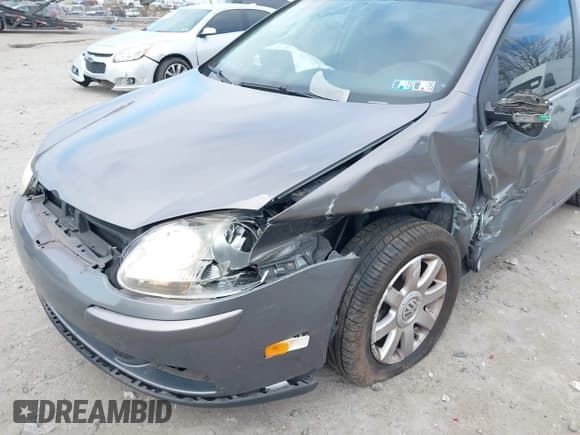 ✅ 2007 Volkswagen Rabbit • VIN: WVWCR71K37W259522 • Lot: 43686550. Wystawiony na IAAI z przebiegiem 97 546 mil. Bezpłatny archiwum sprzedaży aukcyjnych z USA i szczegółowy raport historii pojazdu na DreamBid. Zdjęcie 13.