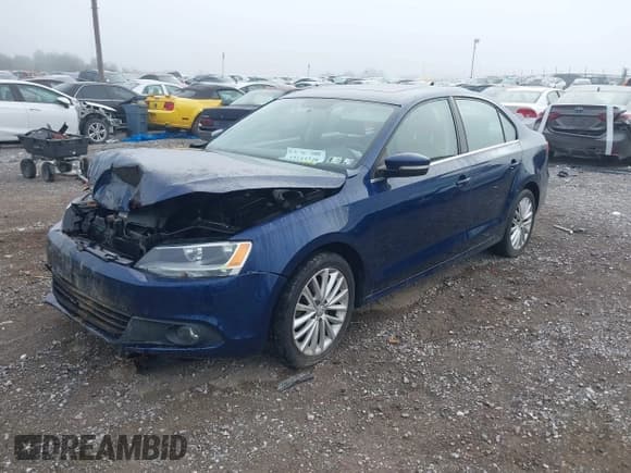 ✅ 2011 Volkswagen Jetta SEL • VIN: 3VWLZ7AJ5BM345041 • Лот: 43153248. Опубликован ранее на IAAI с пробегом 140 533 миль. Бесплатный доступ к архиву аукционных продаж из США и подробный отчёт об истории автомобиля на DreamBid. Изображение 2.