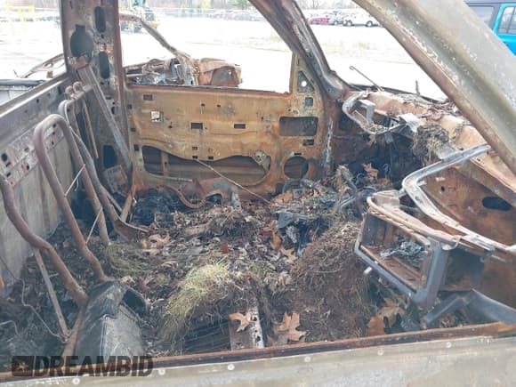 ✅ 2000 Chevrolet Silverado 1500 • VIN: 1GCEK14VXYZ370729 • Lot: 40877216. Listed on IAAI with 175,565 mi. Free auction sales archive from the USA and detailed vehicle history report at DreamBid. Image 13.